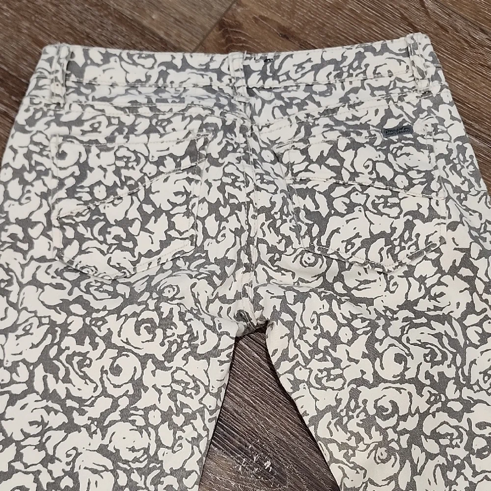 Dear John Off White Grey Womens Floral Cropped Ankle Jeans Low Mid Rise Sz 26 - Picture 7 of 10